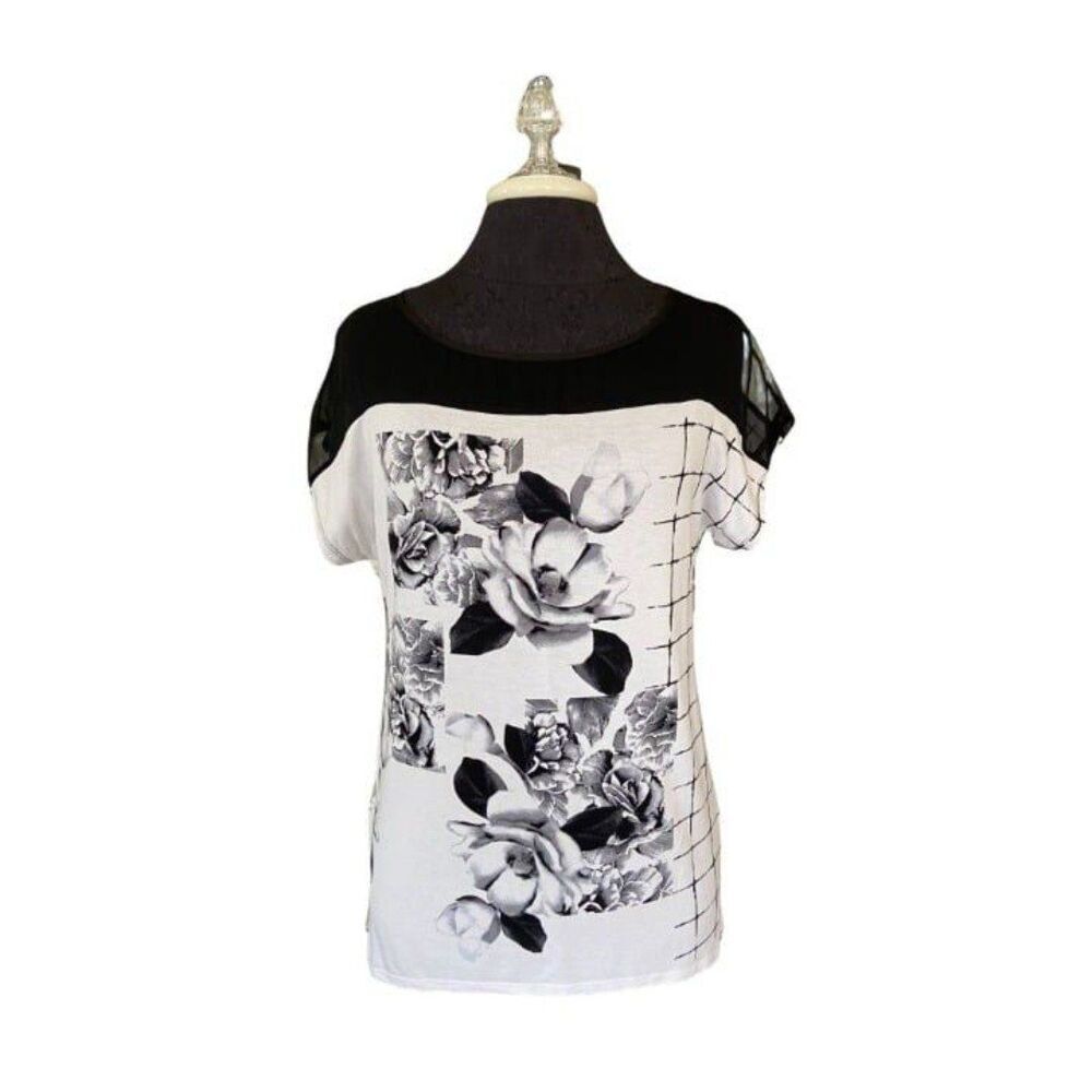 White House Black Market T-shirt (Small)